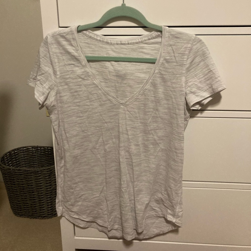Lululemon v neck t-shirt